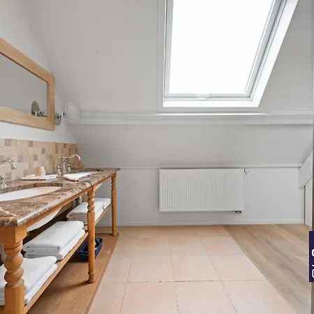 Дом отдыха Les Champs De